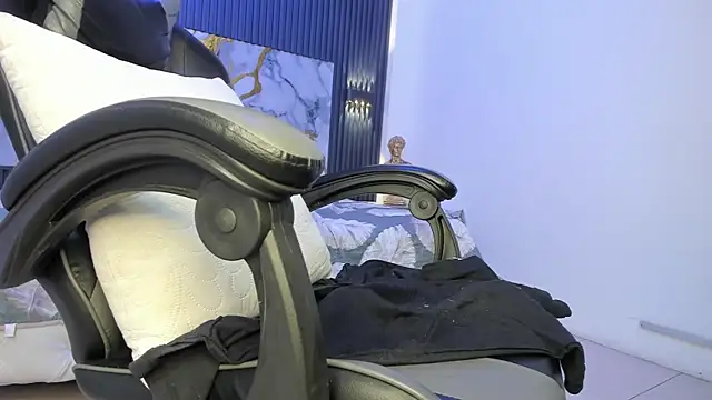 Snapshot of Liams18 chatting on 04/09/26, 06:19 Liams18 online show from 04/09/26, 06:19