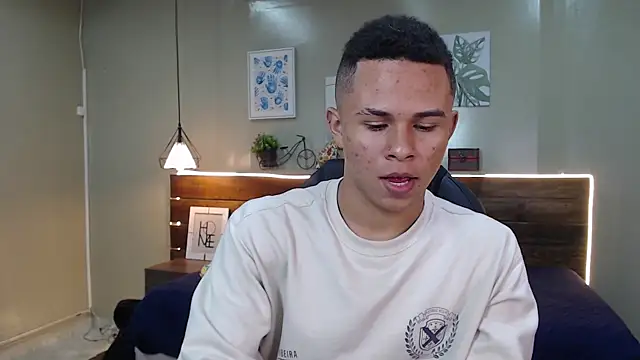 Snapshot of Liams18 chatting on 11/30/25, 12:50 Liams18 online show from 11/30/25, 12:50