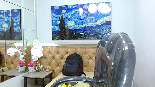 Snapshot of Liams18 chatting on 12/14/25, 09:20 Liams18 online show from 12/14/25, 09:20