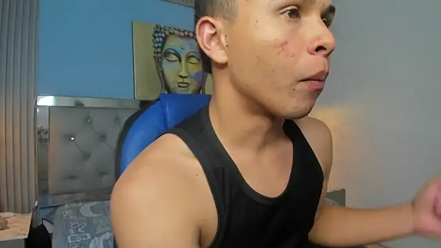 Snapshot of Liams18 chatting on 11/26/25, 02:11 Liams18 online show from 11/26/25, 02:11