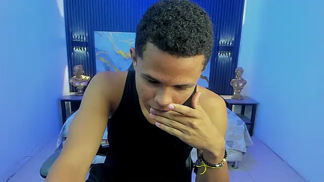 Snapshot of Liams18 chatting on 04/05/26, 01:23 Liams18 online show from 04/05/26, 01:23