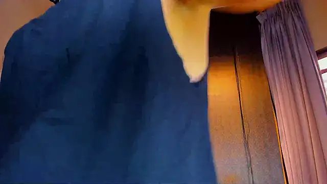 Scottfishcer1 online show from 12/03/25, 07:24