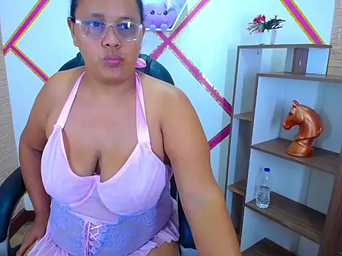 Snapshot of Salome_Jamess chatting on 11/09/25, 02:59 Salome Jamess online show from 11/09/25, 02:59