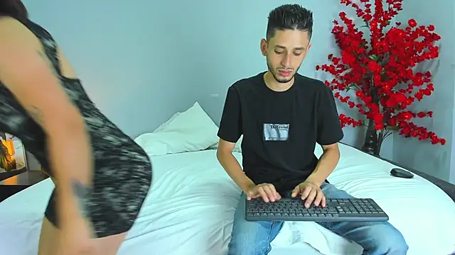 drake and zara online show from 11/11/25, 11:38