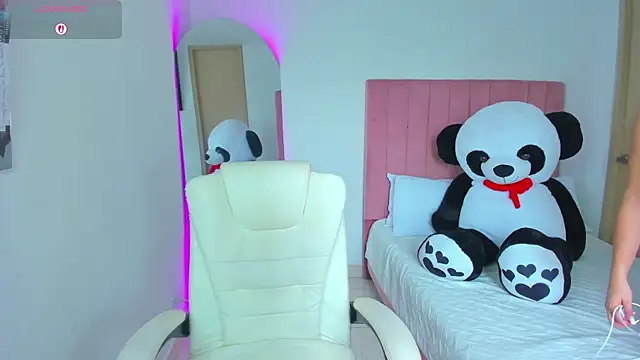 Janettcruz online show from 04/13/26, 06:12