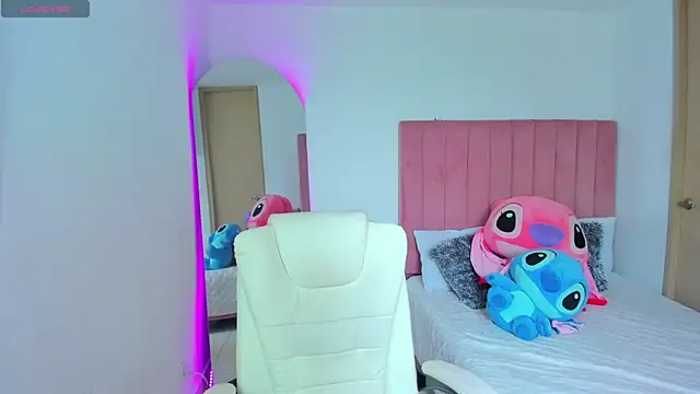 Janettcruz online show from 04/07/26, 07:15