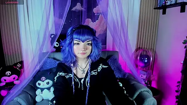 Snapshot of ravencollen chatting on 06/26/26, 01:22 ravencollen online show from 06/26/26, 01:22
