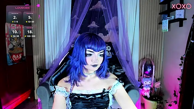 Snapshot of ravencollen chatting on 07/18/26, 10:29 ravencollen online show from 07/18/26, 10:29