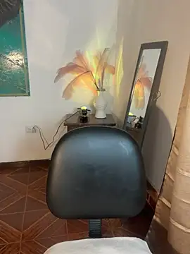 alisaa jhons1 online show from 04/21/26, 01:42