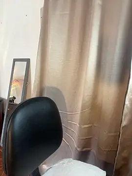 alisaa jhons1 online show from 04/06/26, 03:35