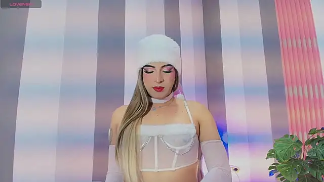 Snapshot of camii_raux chatting on 11/08/25, 04:05 camii raux online show from 11/08/25, 04:05