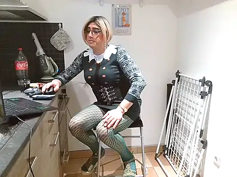 AgnesCross39 online show from 11/26/25, 02:00