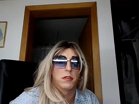 AgnesCross39 online show from 02/11/26, 12:32
