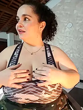 Snapshot of Reichel05_ chatting on 02/19/26, 07:05 Reichel05 online show from 02/19/26, 07:05