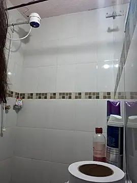 Snapshot of Celeste_Moretti chatting on 11/06/25, 02:43 Celeste Moretti online show from 11/06/25, 02:43