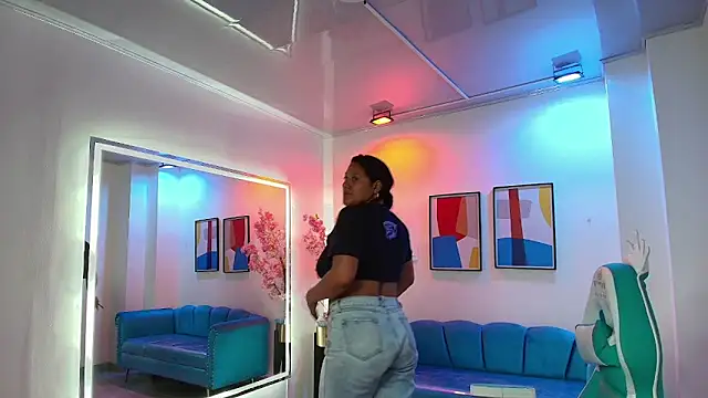 Snapshot of Alondra_gomexxx chatting on 11/06/25, 03:32 Alondra gomexxx online show from 11/06/25, 03:32