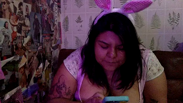 Snapshot of annoyedputa chatting on 11/17/25, 06:06 annoyedputa online show from 11/17/25, 06:06