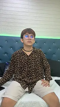 Snapshot of benjiDom chatting on 11/06/25, 07:18 benjiDom online show from 11/06/25, 07:18