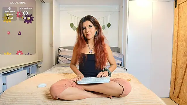 Snapshot of irisrossee_ chatting on 11/26/25, 07:52 irisrossee online show from 11/26/25, 07:52