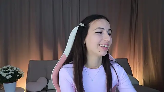 Snapshot of LeslieStein chatting on 11/06/25, 01:15 LeslieStein online show from 11/06/25, 01:15