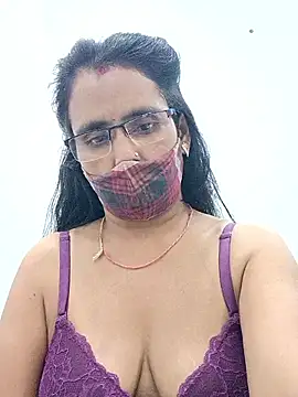 sanjana077 online show from 02/17/26, 04:48