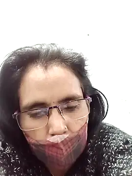 sanjana077 online show from 02/17/26, 04:43