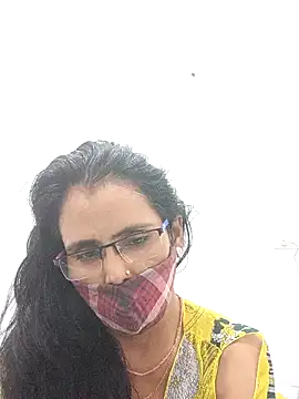 sanjana077 online show from 03/05/26, 01:57