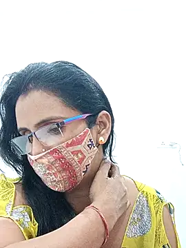 sanjana077 online show from 03/19/26, 10:32