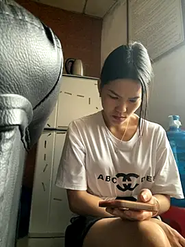 Beolulu online show from 11/18/25, 02:38