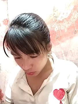 Snapshot of bupbe-baby chatting on 11/08/25, 01:31 bupbe-baby online show from 11/08/25, 01:31