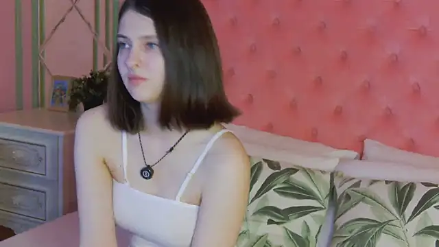 Snapshot of Ruby_de_Cherry chatting on 04/21/26, 12:23 Ruby de Cherry online show from 04/21/26, 12:23
