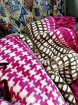 V HOT CUTE online show from 11/26/25, 09:37