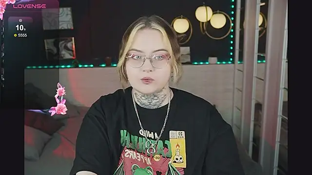 Snapshot of Arya_Addams chatting on 11/08/25, 12:03 Arya Addams online show from 11/08/25, 12:03