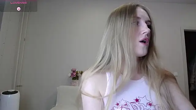 Snapshot of olliebells chatting on 02/09/26, 05:55 olliebells online show from 02/09/26, 05:55