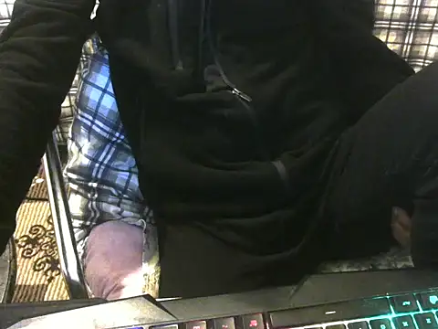 Snapshot of ellsaBunny chatting on 11/14/25, 03:37 ellsaBunny online show from 11/14/25, 03:37