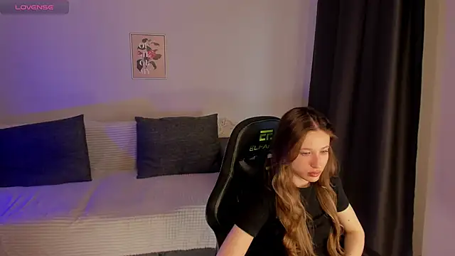 eirakiliana online show from 11/19/25, 07:30