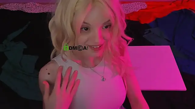 Snapshot of mia_starrr_ chatting on 02/13/26, 09:04 mia starrr online show from 02/13/26, 09:04