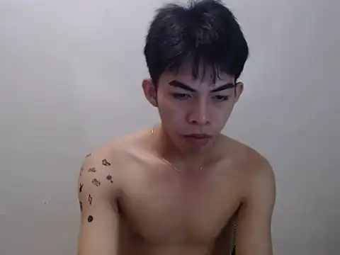 Urhotsilverboy online show from 04/24/26, 06:10