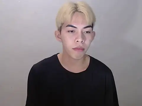 Urhotsilverboy online show from 06/07/26, 03:17