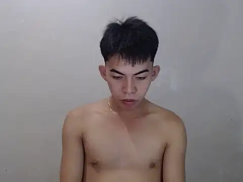 Urhotsilverboy online show from 05/02/26, 04:23