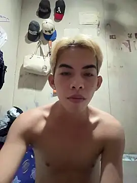 Urhotsilverboy online show from 06/03/26, 08:13
