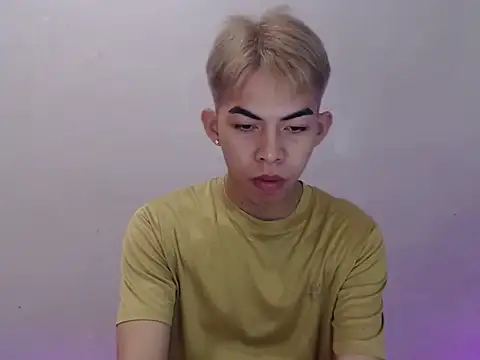 Urhotsilverboy online show from 05/10/26, 04:20