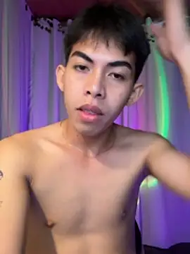 Urhotsilverboy online show from 04/08/26, 02:29