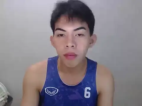 Urhotsilverboy online show from 07/15/26, 05:47