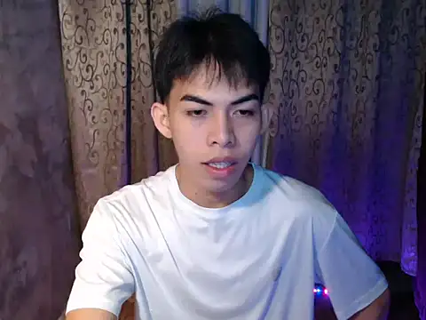 Urhotsilverboy online show from 01/13/26, 11:03