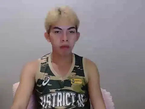 Urhotsilverboy online show from 06/15/26, 12:27