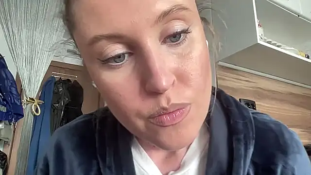 Ameli8 online show from 04/16/26, 12:17