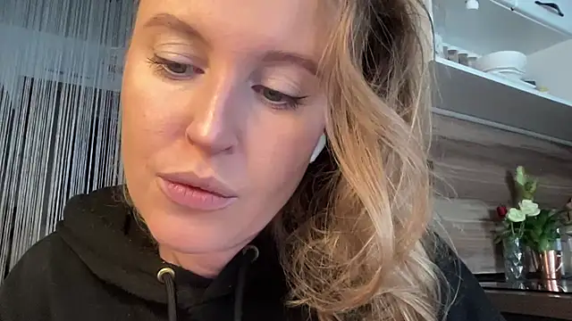 Snapshot of Ameli8 chatting on 03/03/26, 03:19 Ameli8 online show from 03/03/26, 03:19