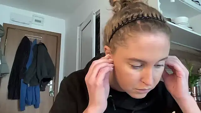 Snapshot of Ameli8 chatting on 02/12/26, 01:00 Ameli8 online show from 02/12/26, 01:00