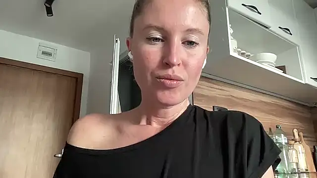 Ameli8 online show from 12/05/25, 11:42